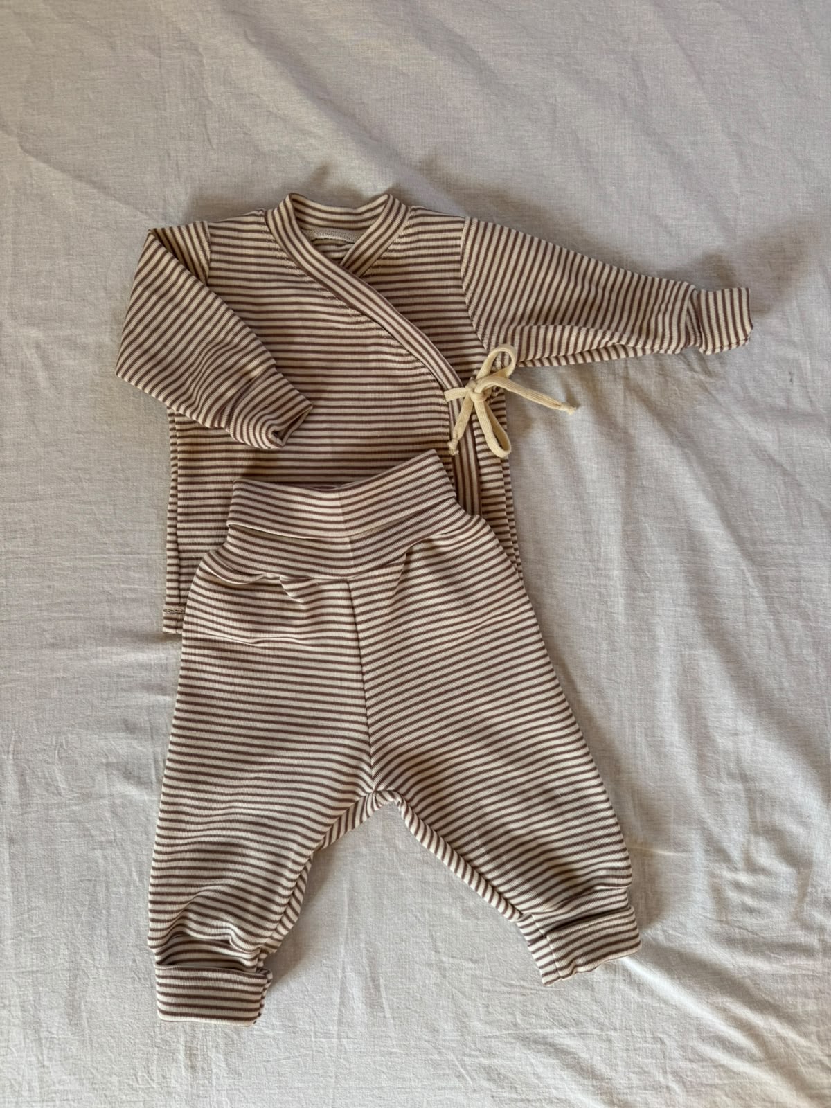 Set mit Wickeljacke aus Wolle/Seide -Geringelt