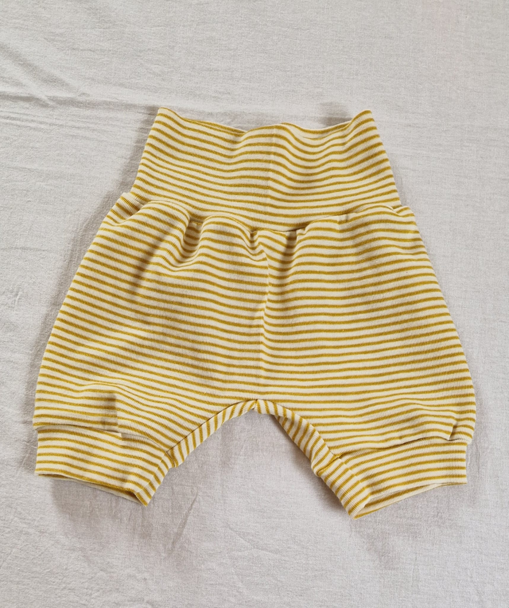 Kurze Hose aus Wolle/Seide - Geringelt