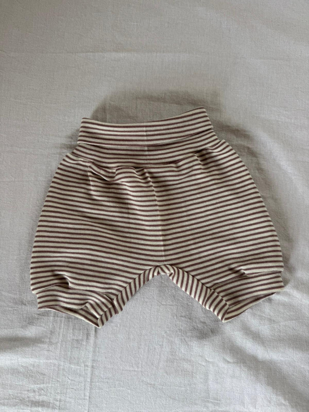 Kurze Hose aus Wolle/Seide - Geringelt