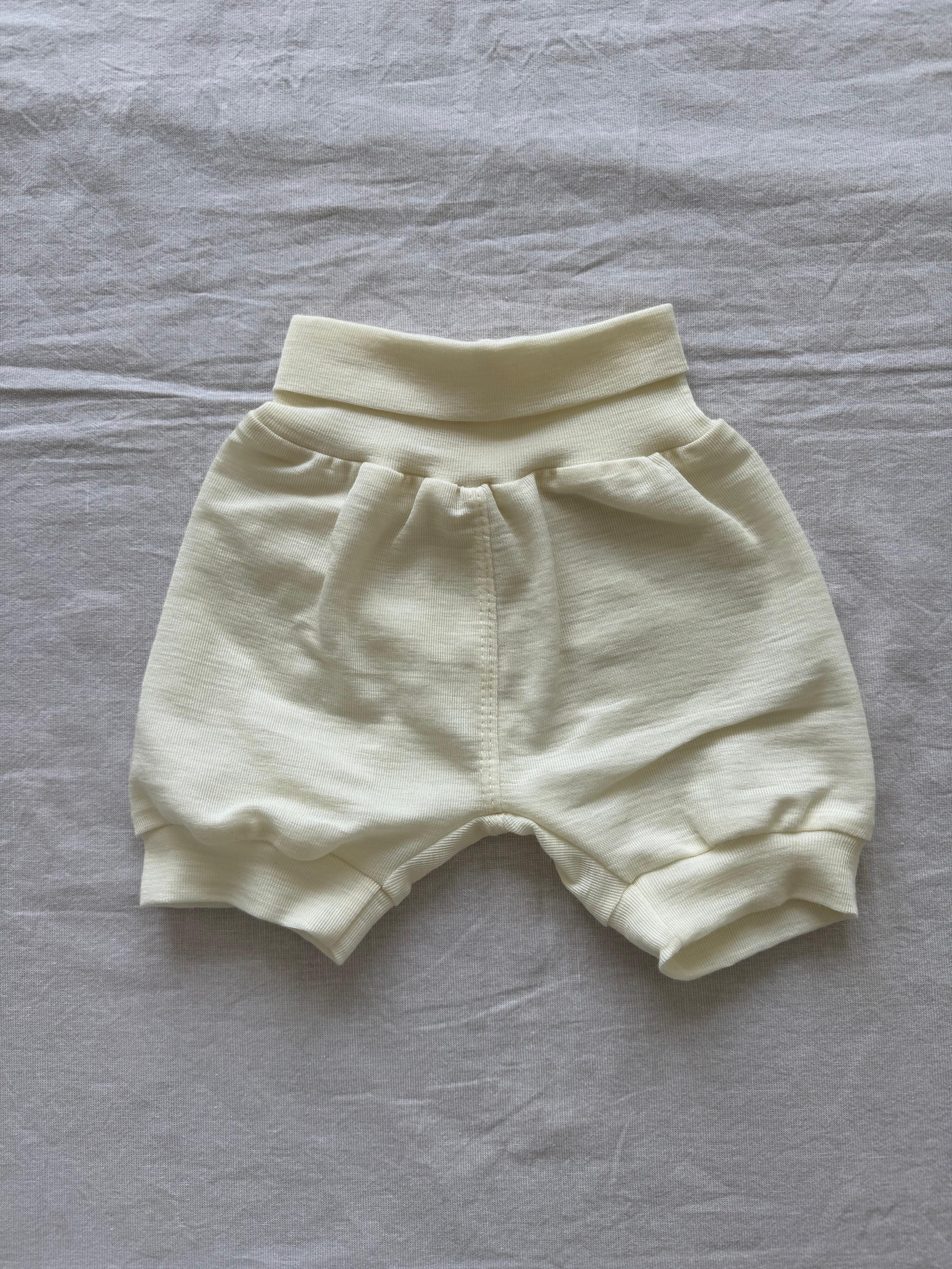 Kurze Hose aus Wolle/Seide - Einfarbig