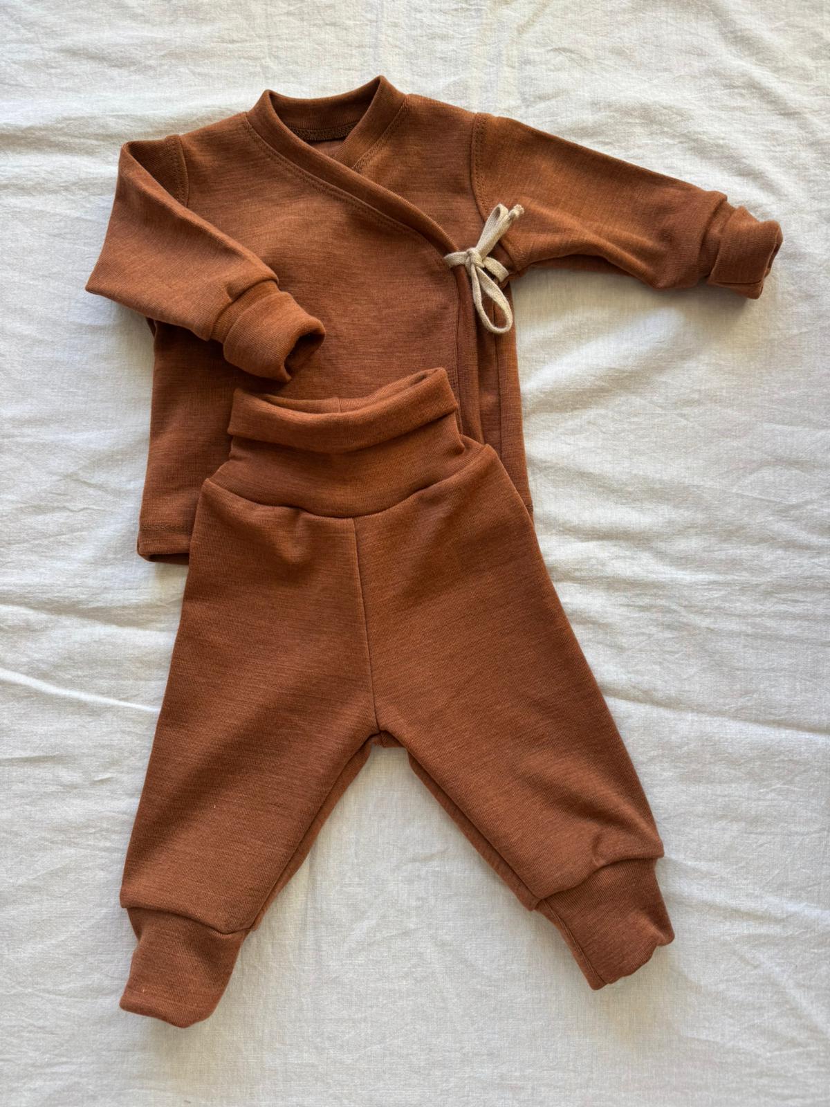 Set mit Wickeljacke aus 100% Merinowolle - Einfarbig