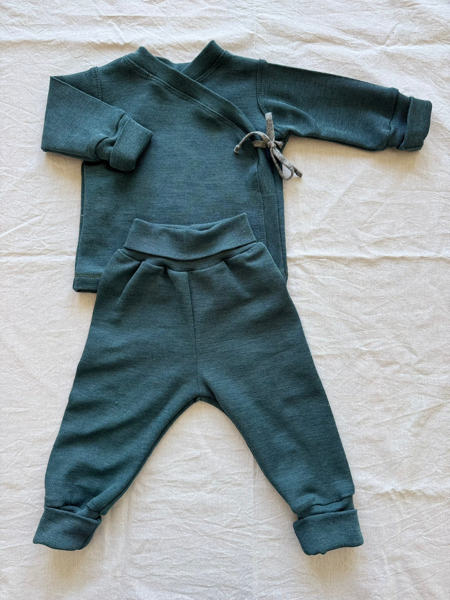 Set mit Wickeljacke aus Wolle/Seide - Einfarbig