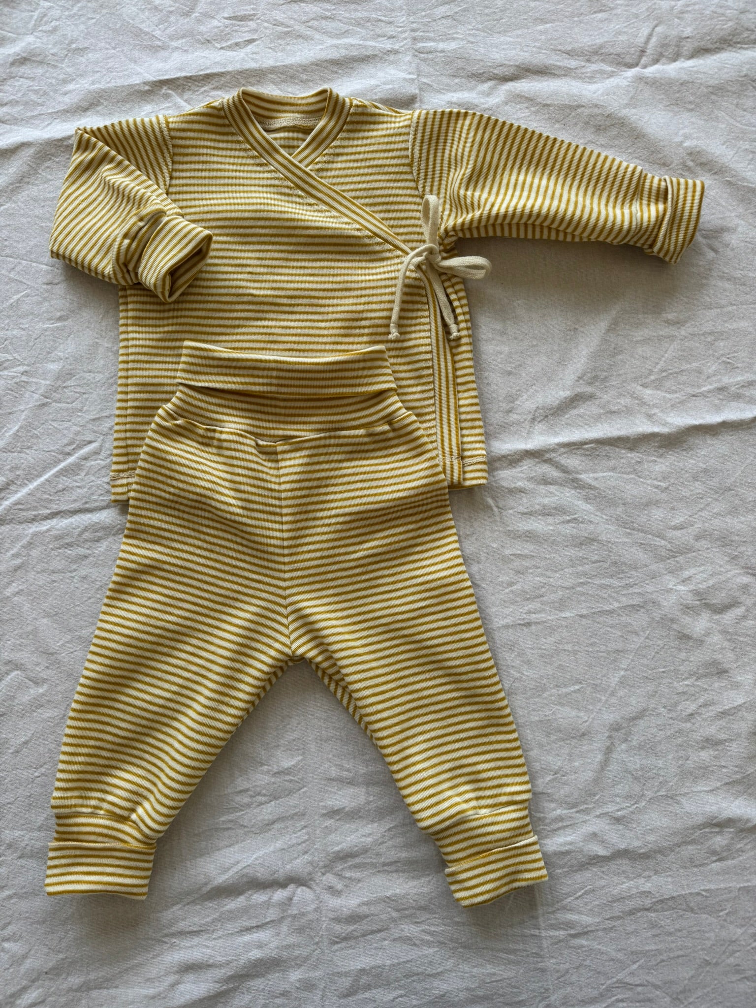 Set mit Wickeljacke aus Wolle/Seide -Geringelt