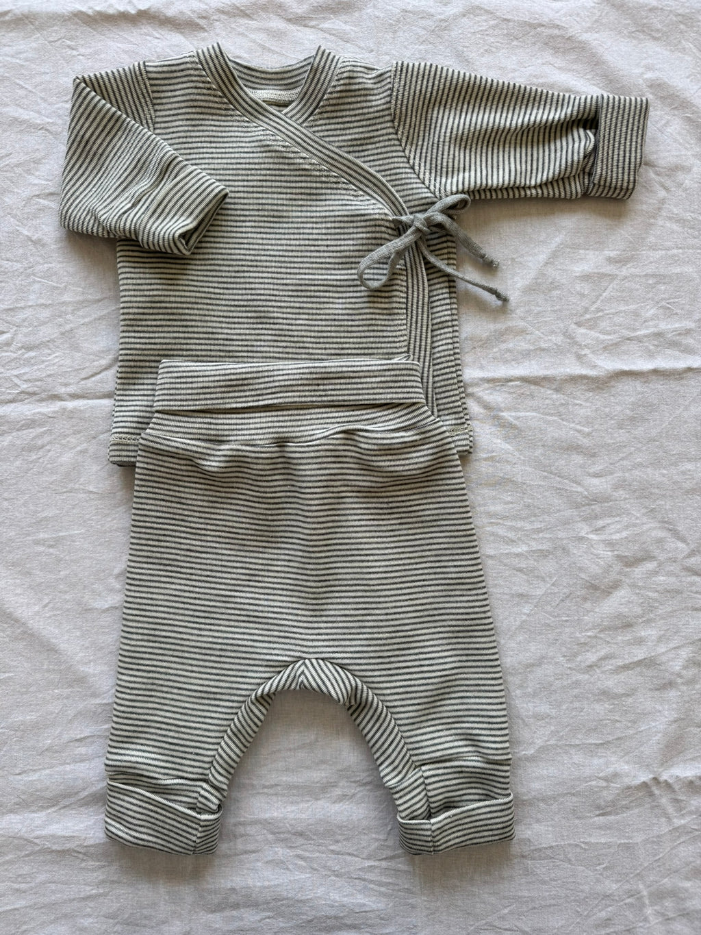 Set mit Wickeljacke aus Wolle/Seide -Geringelt