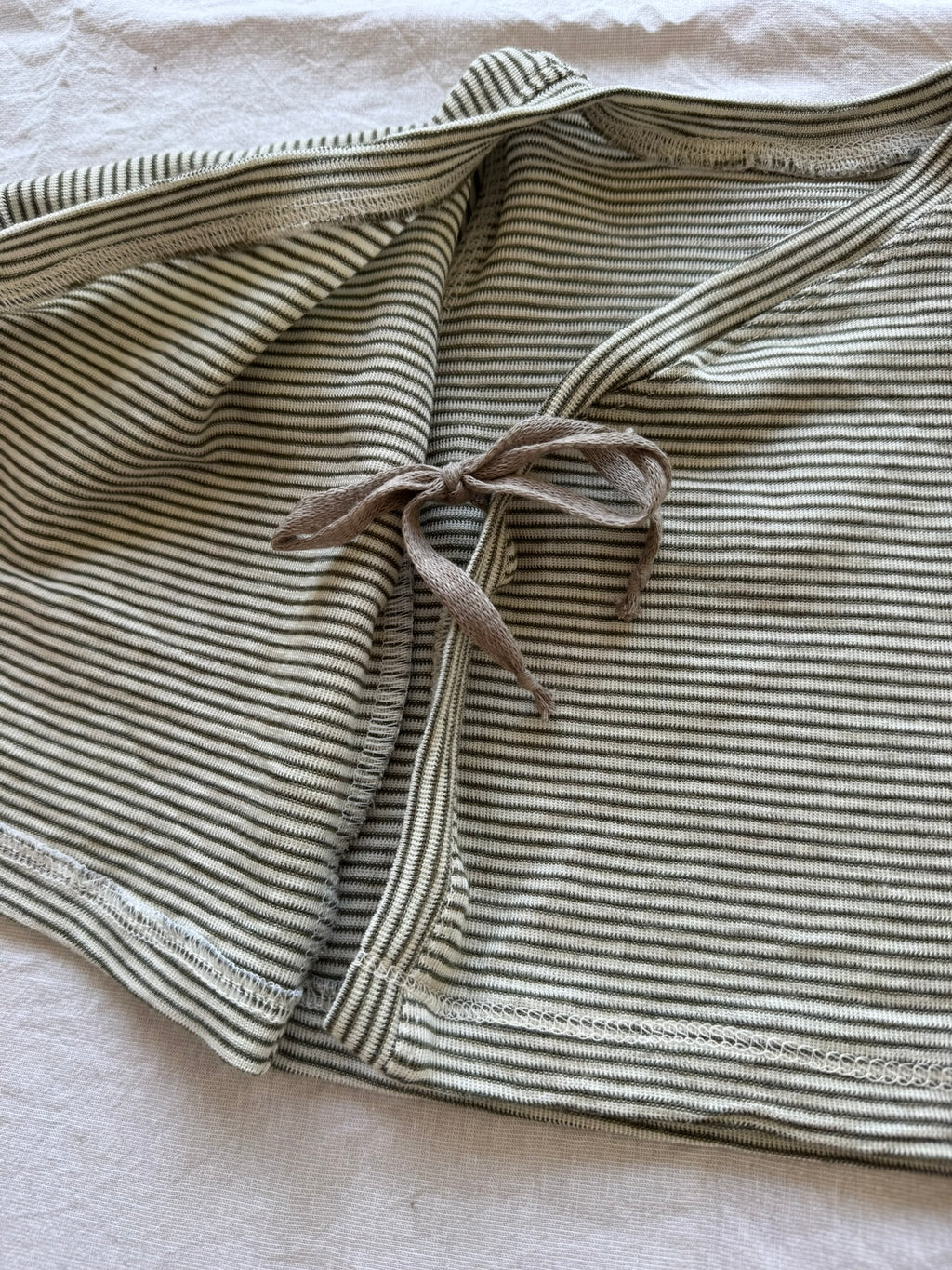 Set mit Wickeljacke aus Wolle/Seide -Geringelt