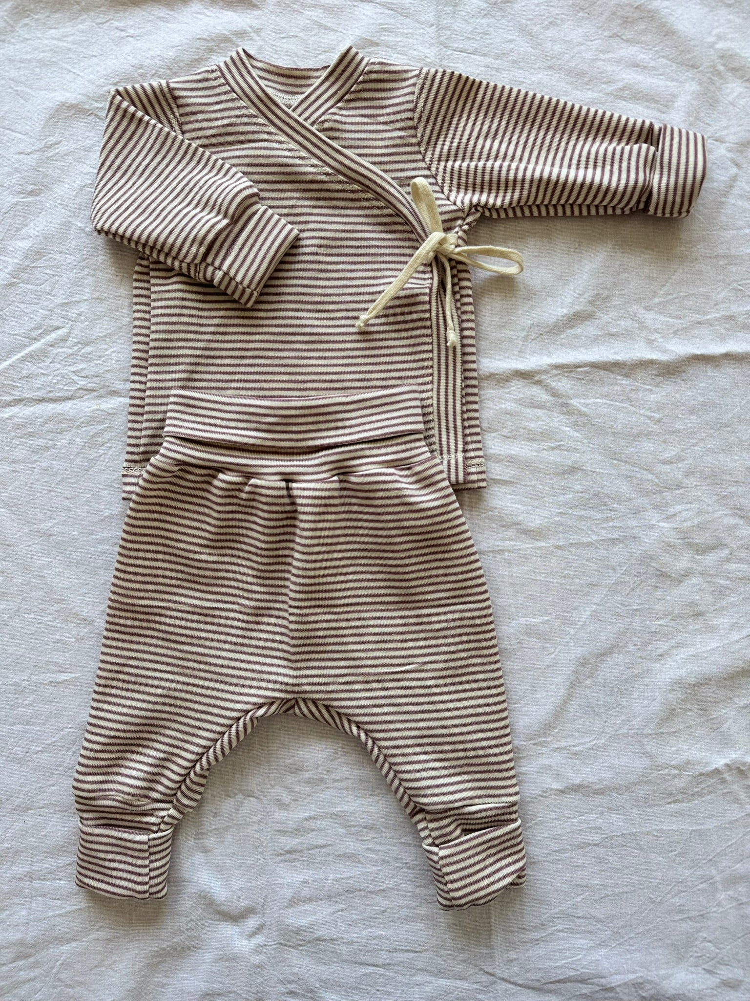 Set mit Wickeljacke aus Wolle/Seide -Geringelt